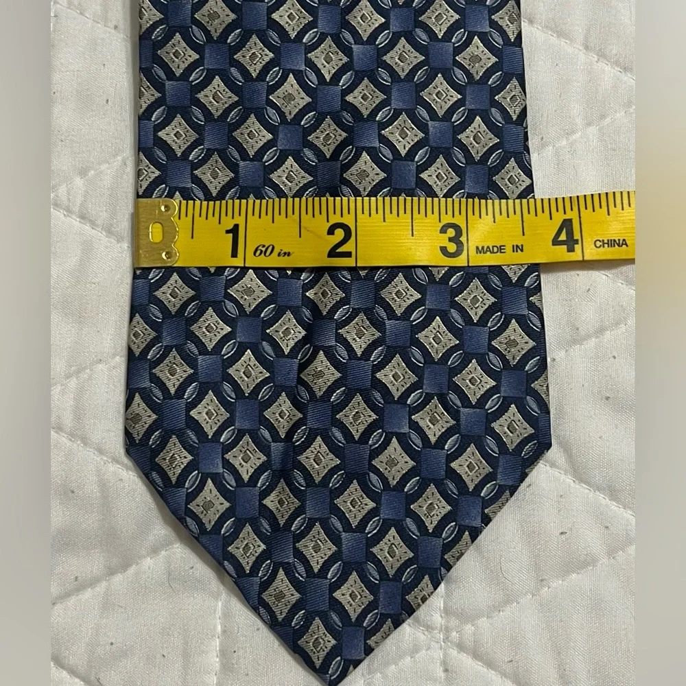 Barrington Geometric Pattern Blue Beige White 100% Silk Necktie